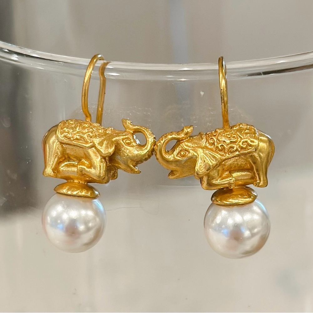 Julie Vos Gold Elephant Pearl Drop Earrings - White Pearls